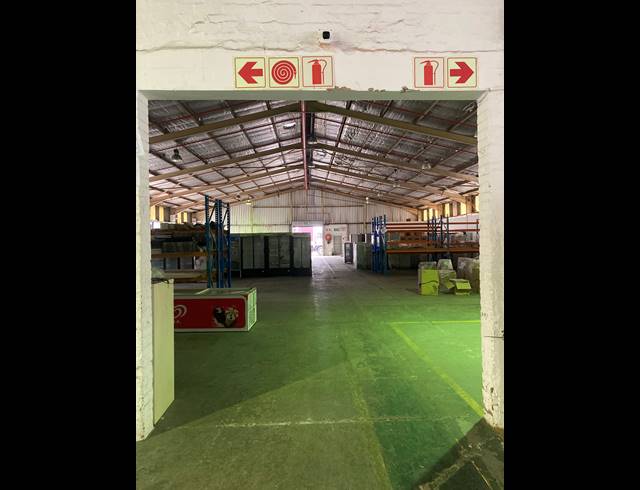 2,140M² FACTORY TO LET IN WESTMEAD